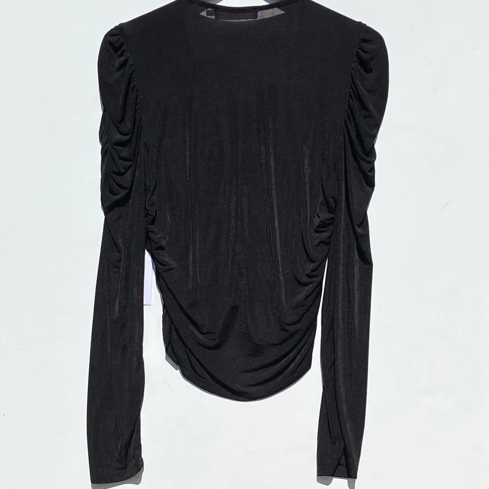 NWT ASTR The Label Women’s Black Ruched Front Long Sleeve Top size XL - Picture 9 of 10